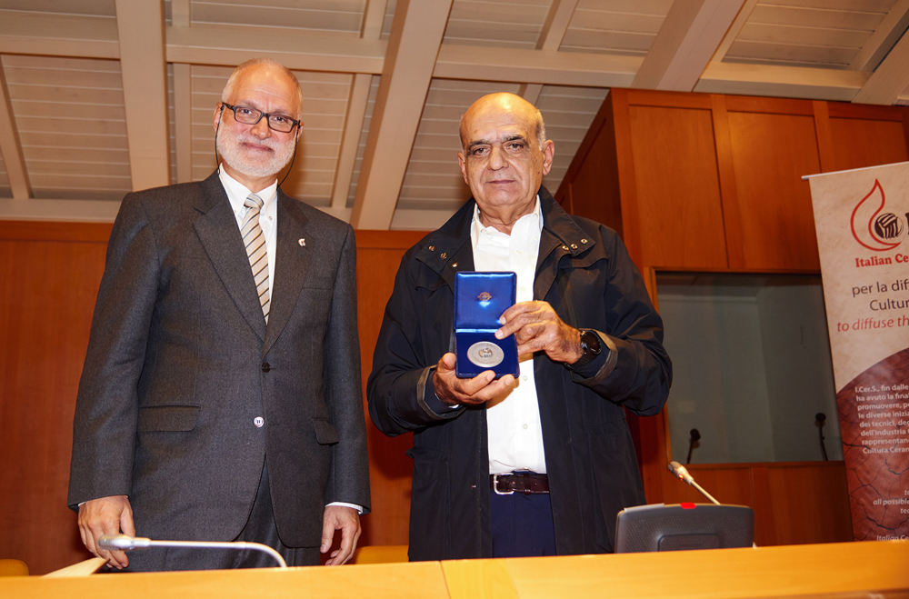 Mario Rossi (Ceramica Catalano) receives the 15th International “Aldo Villa” Award